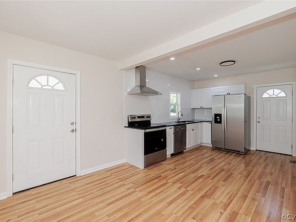 5th image of 1216 Saint James St