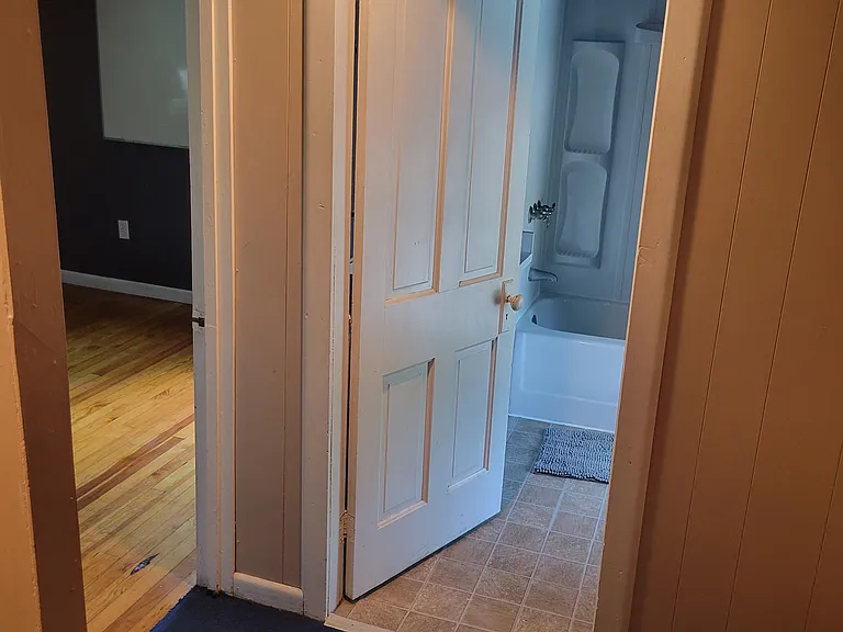 413 S River St — Photo 22
