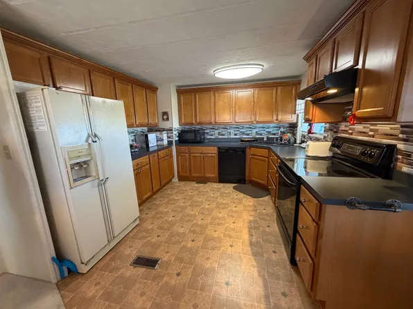 645 Tortugas Dr, North Fort Myers, FL 33917