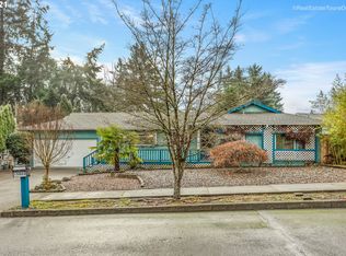 15864 NE Holladay St, Portland, OR 97230