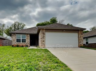 218 Tuscany Cir, Noble, OK 73068