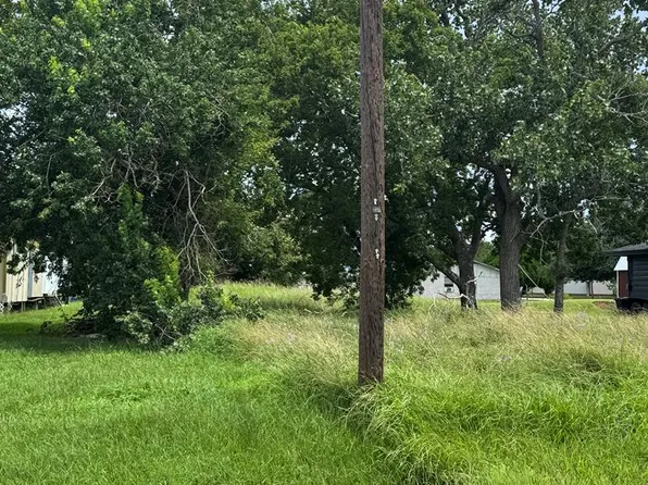 1102 Perryman Ave, Palacios, TX 77465