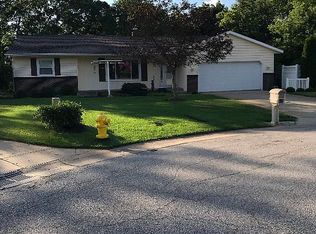 2760 Indian Ridge Dr NE, Grand Rapids, MI 49505