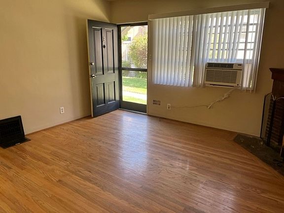 5th image of 933 N Glendale Ave APT 933B