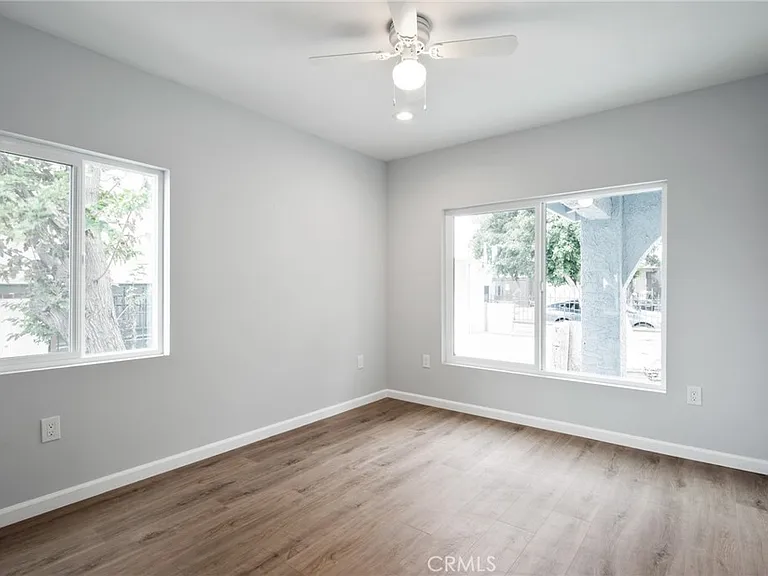 1516 E Young St — Photo 5