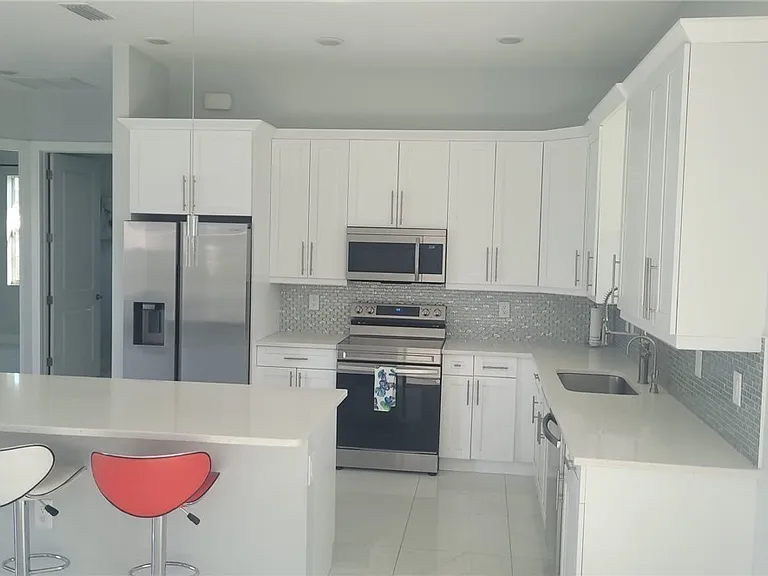 653 Foxchase Dr — Photo 25