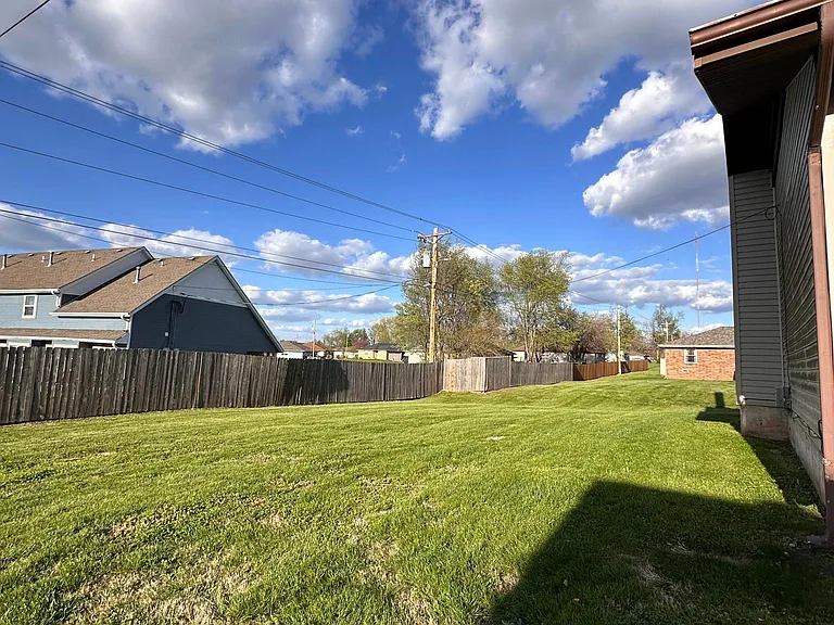 3017 W Roxbury St — Photo 35