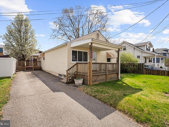 3rd image of 631 Cresswell Rd