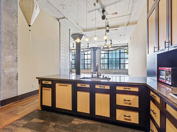 4th image of 601 4th St Unit 214