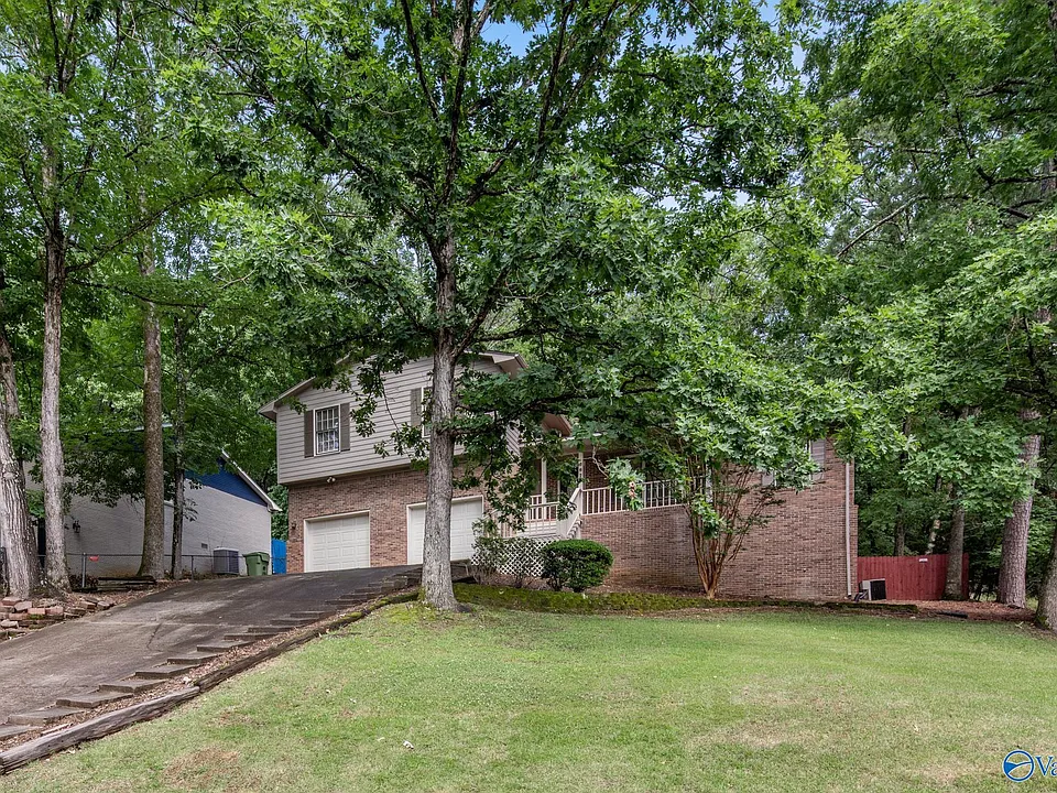 2624 Excalibur Dr SE