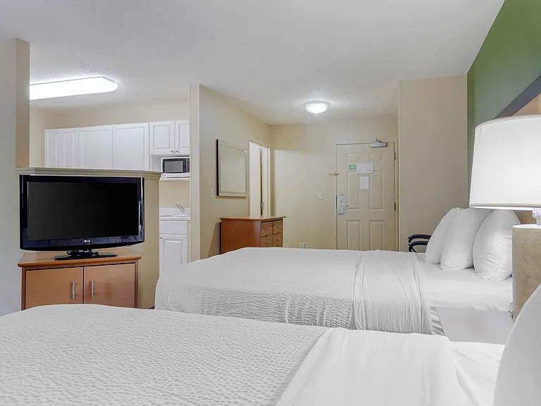Deluxe Studio - 2 Full Beds