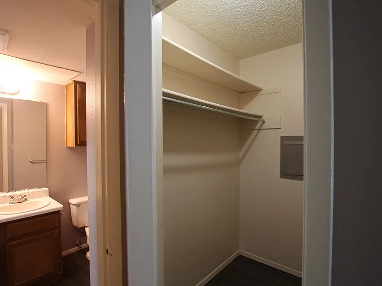 Heritage West Apartments — Photo 57