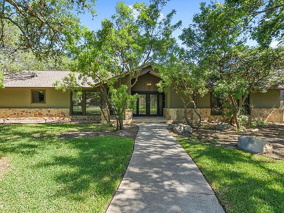 5th image of 609 Paseo Canada St
