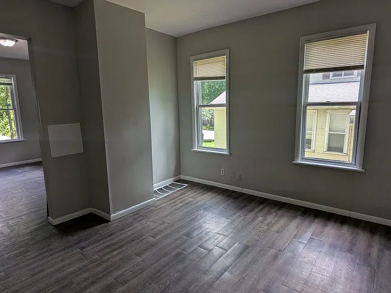 498 Gage St — Photo 11