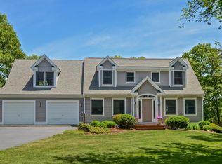 25 Bog Berry Ln, Marstons Mills, MA 02648