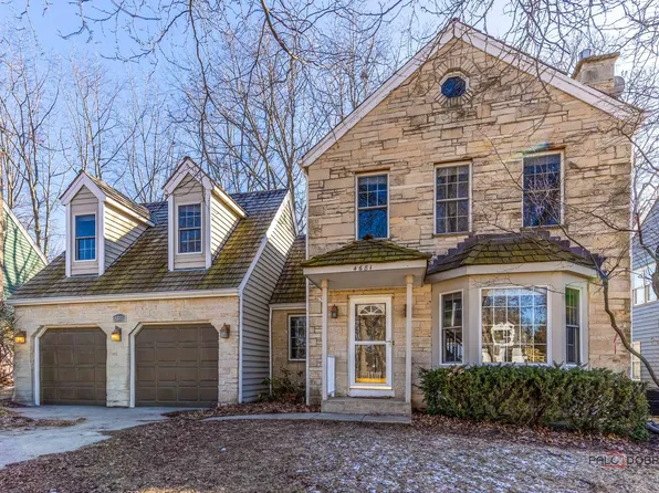 4681 Kings Way N, Gurnee, IL 60031