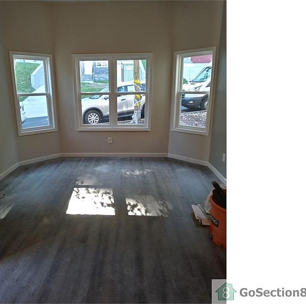 1st image of 37 Wandel Ave Floor 1