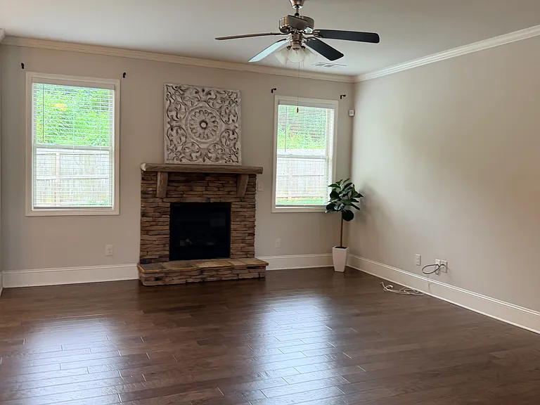 3830 Cordova Ln — Photo 9