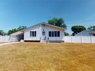 25 Pandora Dr, Brentwood, NY 11717