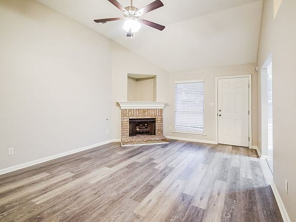 4th image of 10283 Green Moss Dr N