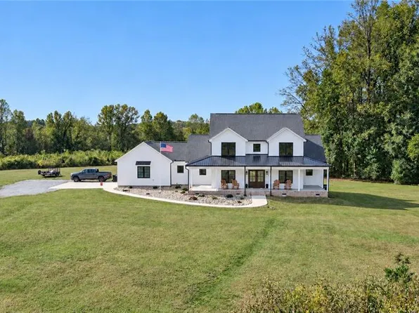4199 Old Marlboro Rd, Sophia, NC 27350