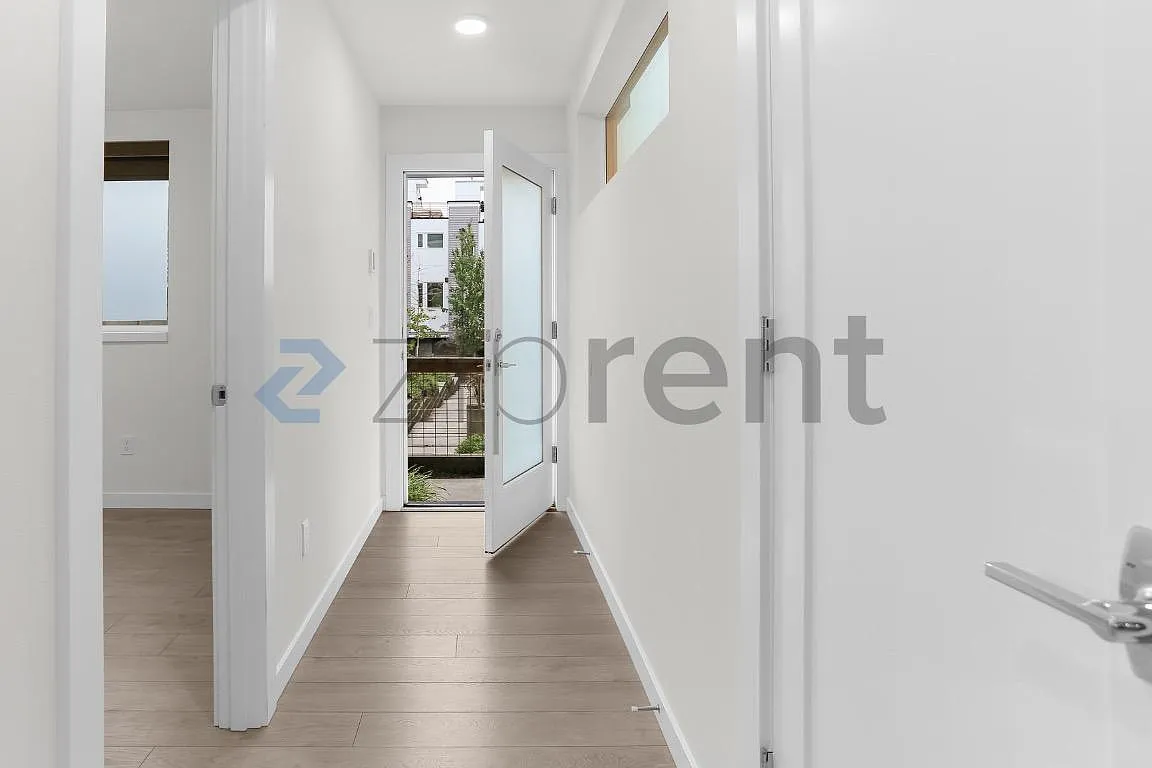 2 bed, 1174 sqft, $3,400 — Photo 3