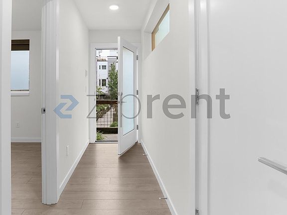 3rd image of 1113 14th Ave #C