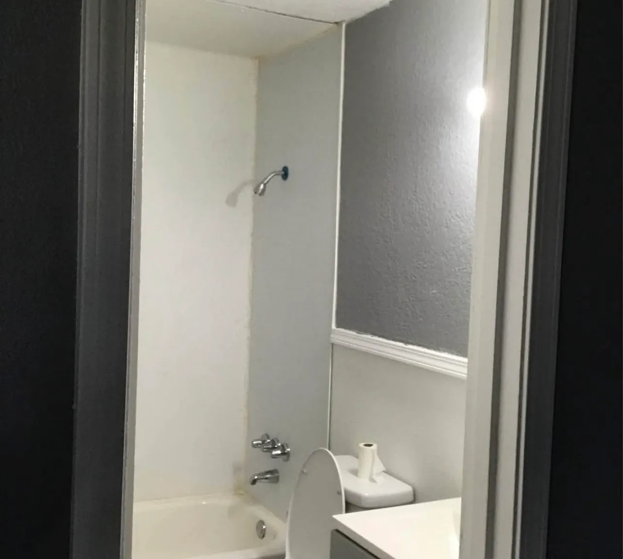 3 bed, 1.5 bath, 1086 sqft, $1,200 — Photo 3
