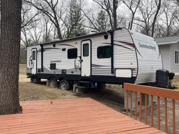 12-13 Woodhaven Lakes, Sublette, IL 61367