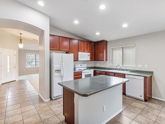 3rd image of 2110 N ST PEDRO Avenue