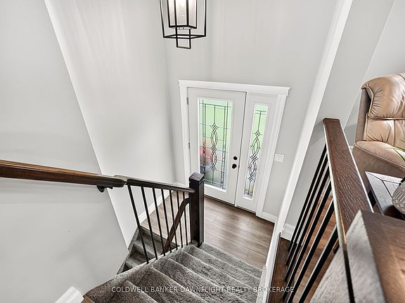 4th image of 283 Churchill Dr