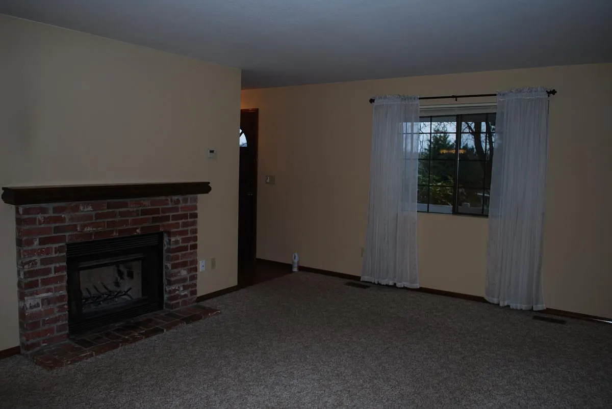 3 bed, 1690 sqft, $3,800 — Photo 4