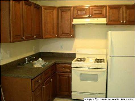 4th image of 41 Perona Ln