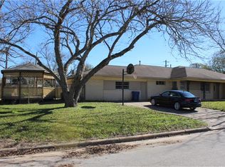 526 14th St, Hempstead, TX 77445