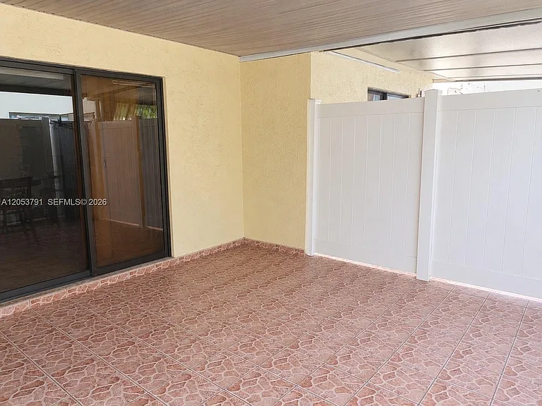 1705 W 58th St #B-27 — Photo 10