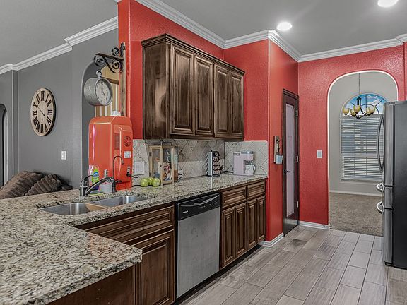 5th image of 6509 Vanguard Rd