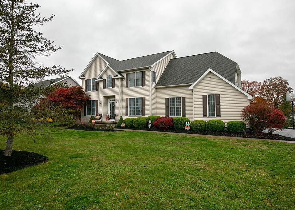 1st image of 14 Turnberry Dr