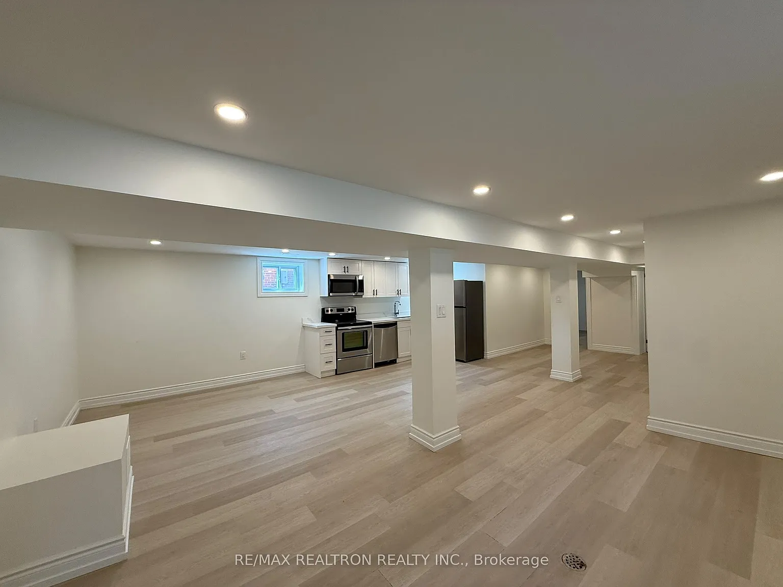 5 bed, $1,999 — Photo 3