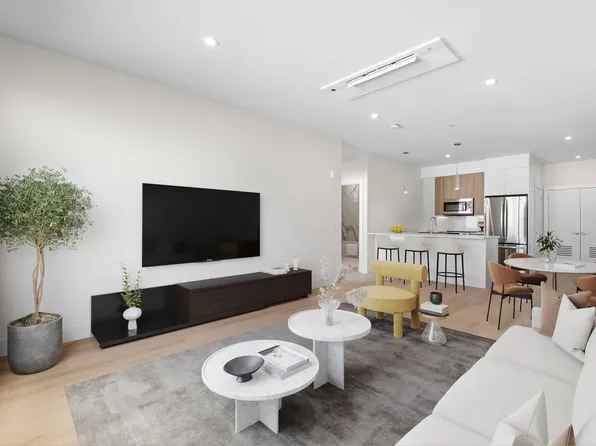 4525 Bergenwood Avenue image 10 of 74