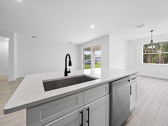 5th image of 911 Echo Street