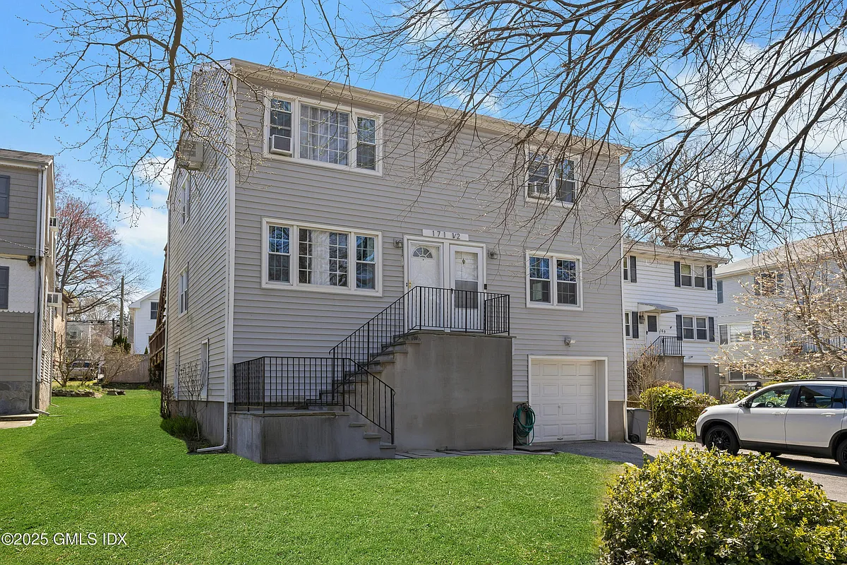 Building Photo - 17112 Henry St