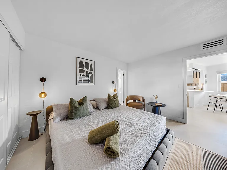 5195 NE 18th Ave #2 — Photo 9