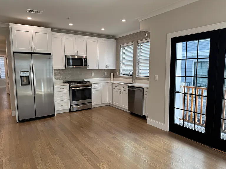 283 Lamartine St #1 — Photo 1