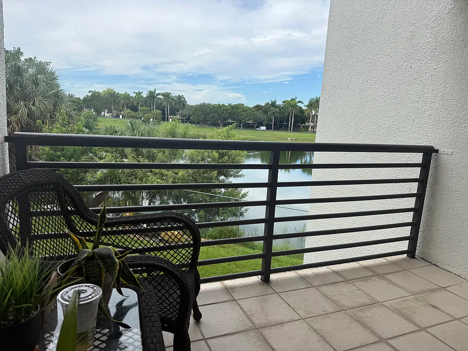 9735 Fontainebleau Blvd #209