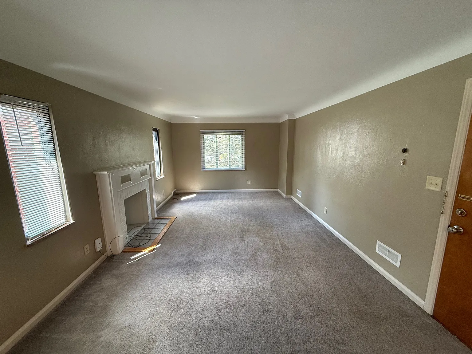 2 bed, 1200 sqft, $1,045 — Photo 3