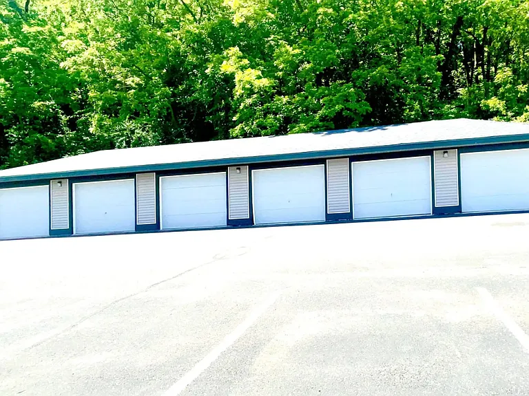 The Terrace at Cedar Glen — Photo 25
