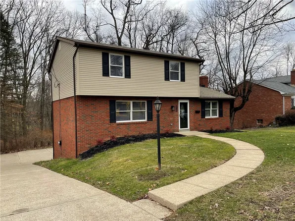 245 Deerpath Rd, New Kensington, PA 15068