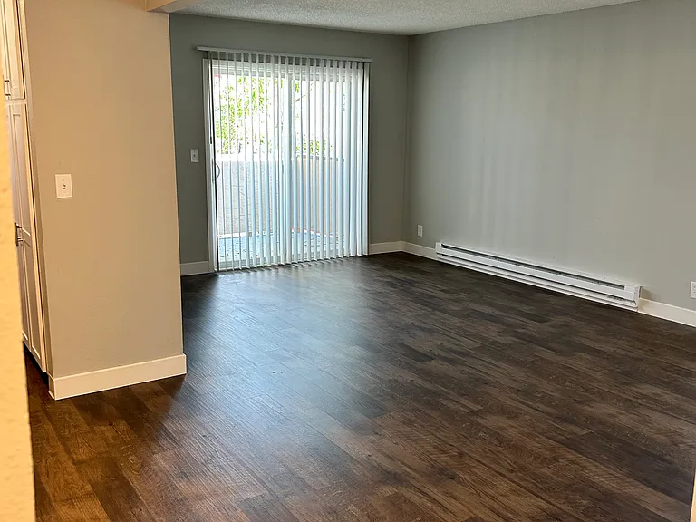 3295 Brookdale Dr #4 — Photo 3
