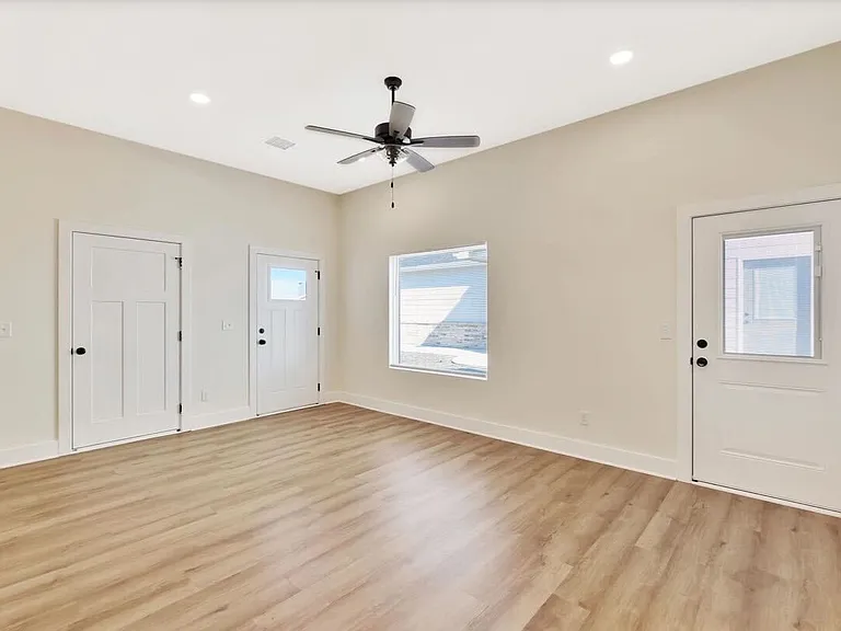 16824 W Kashmir St — Photo 14