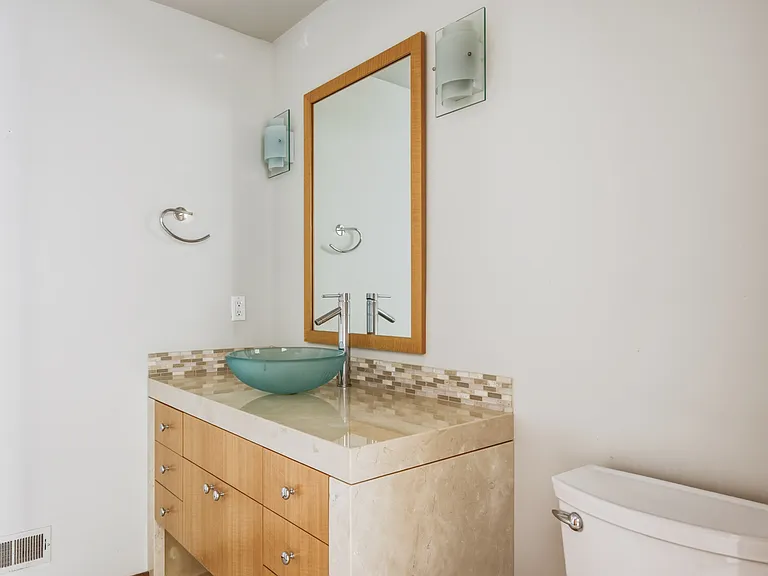 28000 Oakshire Dr — Photo 13